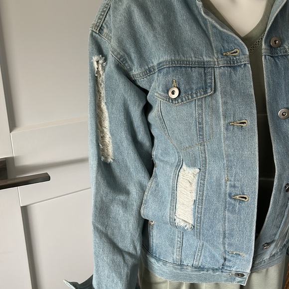 Love Tree Denim Jacket Distressed NWOT - Picture 4 of 15